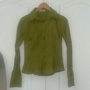 green long sleeved top